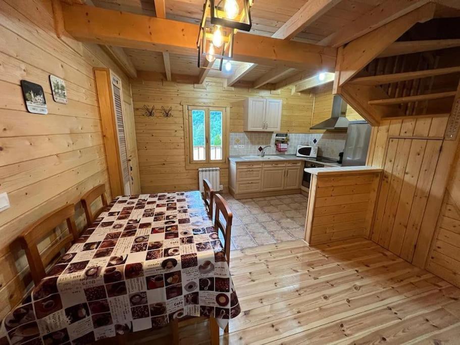 Chalet 6B Dans Les Pyrenees Proche D'Andorre L'Hospitalet-pres-l'Andorre Exterior photo